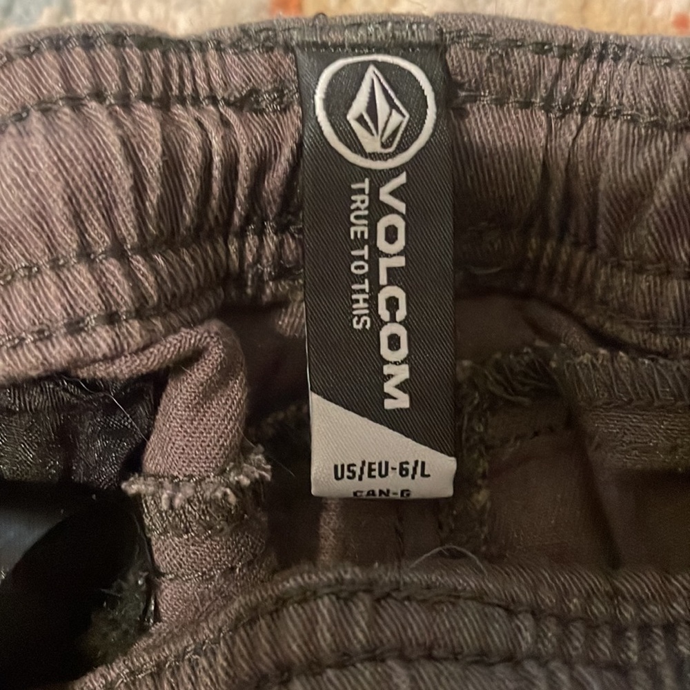 Volcom Shorts Size 6 - Picture 3 of 3